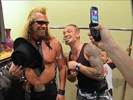 Leland Chapman and Duane 'Dog' Chapman in Dog the Bounty Hunter (2003)