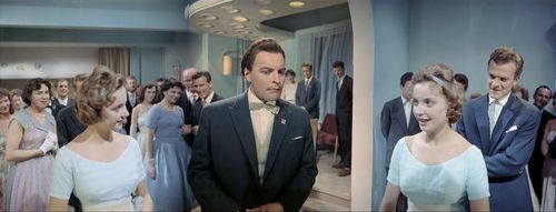 Rein Aren, Eve Kivi, and Terje Luik in Ohtlikud kurvid (1961)