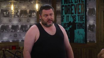 Rob Locke in 2 Broke Girls (2011)