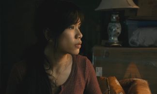 Still of Aina Dumlao as Evelyn