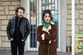 Edouard Baer and Leïla Bekhti in Battle of the Classes (2019)