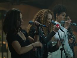 Verónica Orozco, Diana Ángel, Yolanda Rayo, and Jeirmarie Osorio in Out Loud (2022)