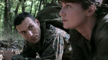 Natalia Wörner and Angus McGruther in Die Diplomatin: Jagd durch Prag (2018)