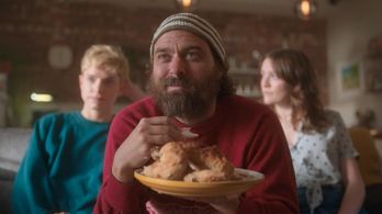 Mae Martin, Charlotte Ritchie, and Phil Burgers in Feel Good (2020)