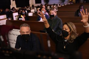 Melissa Kosar with DP Tom Magill on the set of The Wonder Years (