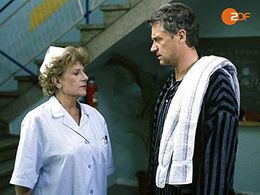 Robert Atzorn in Unser Lehrer Doktor Specht (1992)