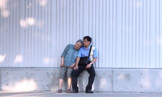 Yi-wen Chen and Yin-Shang Liu in A Trip with Mom (2019)