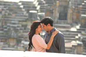 Dulquer Salmaan and Mrunal Thakur in Sita Ramam (2022)