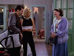 Téa Leoni, Mo Gaffney, and Jonathan Penner in The Naked Truth (1995)