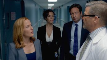 Gillian Anderson, David Duchovny, Doug Savant, and Daniela Dib in The X-Files (1993)