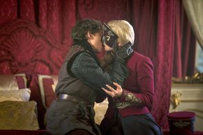 Gerran Howell and Stefanie Martini in Emerald City (2016)