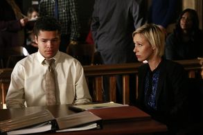Liza Weil and John Duffy in How to Get Away with Murder (2014)