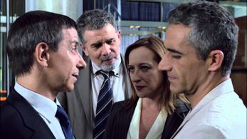 Jordi Boixaderas, Lluís Soler, Jordi Díaz, and Roser Batalla in El mètode Grönholm (2015)