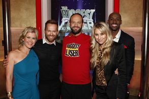 Anna Kournikova, Alison Sweeney, Dolvett Quince, and John Rhode in The Biggest Loser (2004)