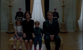Natalie Portman, Peter Sarsgaard, Sunnie Pelant, Aiden Weinberg, and Brody Weinberg in Jackie (2016)