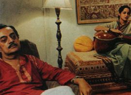 Utpal Dutt and Mamata Shankar in The Stranger (1991)