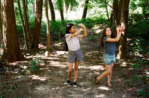 Dalena Le and Noa Rotstein in Foreign Letters (2012)