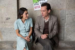 Pablo Derqui and Roser Tapias in Children of the Sun (2017)