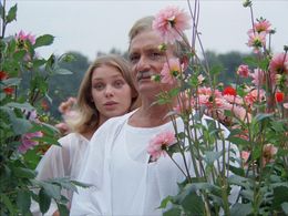 Georgiy Daneliya and Olga Mashnaya in Kin-dza-dza! (1986)