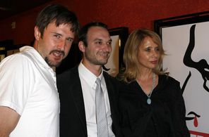 David Arquette, Rosanna Arquette, and Jeff Vespa in Nosebleed (2008)