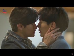 Poompat Iam-Samang and Noppakao Dechaphatthanakun in Lovely Writer (2021)