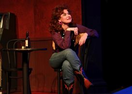 Louise in ALWAYSPATSY CLINE