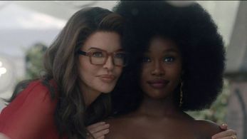 Lisa Rinna and Laura Kariuki in American Horror Stories: Tapeworm (2023)