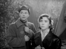 Leonid Kharitonov and Olga Narovchatova in Pust svetit (1960)