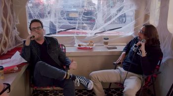 Joe DeRosa in Taste Buds: Hot Sandwich vs Cold Sandwich w Bobby Kelly & @Meals_by_cug (2022)