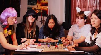 Alison Kohlhardt - On set of 