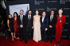 Annie Lennox, Tom Hollander, Rosamund Pike, Matthew Heineman, Jamie Dornan, and Arash Amel in A Private War (2018)