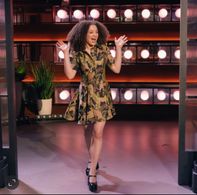 Entrance at Kelly Clarkson Show