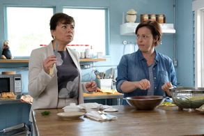 Maude Guérin and Martine Francke in 5e Rang (2019)