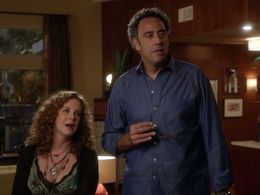 Elizabeth Perkins and Brad Garrett in How to Live with Your Parents (for the Rest of Your Life) (2013)