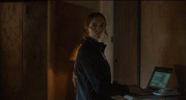 Britian Seibert as Eva in A Murder at the End of the World