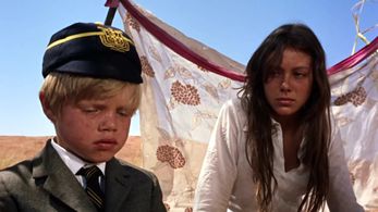 Jenny Agutter and Luc Roeg in Walkabout (1971)