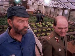 Regimantas Adomaitis and Aleksey Zharkov in Muzhchina dlya molodoy zhenshchiny (1996)