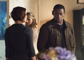 David Harewood and Chyler Leigh in Supergirl (2015)