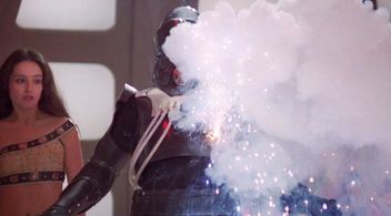 Hélène Chauvin and Judd Hamilton in Starcrash (1978)