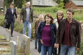 Charlotte Rampling, Joe Sims, William Andrews, Jodie Whittaker, Andrew Buchan, and Charlotte Beaumont in Broadchurch (20
