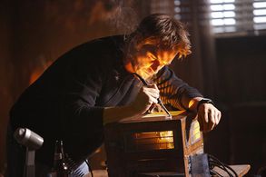 Riley Smith in Frequency (2016)