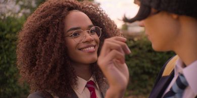 Yasmin Finney and William Gao in Heartstopper (2022)