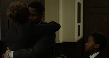 Still of Ron Caldwell, Denzel Washington and Tamara Tunie in Flight