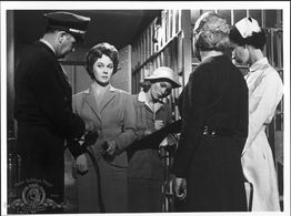 Susan Hayward, Alice Backes, Gertrude Flynn, and Lorna Thayer in I Want to Live! (1958)