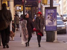 Leighton Meester and Zuzanna Szadkowski in Gossip Girl (2007)