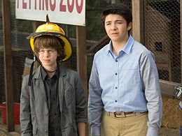 Sloane Morgan Siegel and Drew Justice in Gortimer Gibbon's Life on Normal Street (2014)