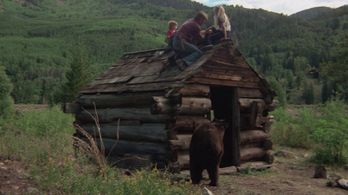 Hollye Holmes, Ham Larsen, Robert Logan, and Bruno The Bear in The Adventures of the Wilderness Family (1975)