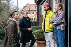 Marco Girnth, Luise Emilie Tschersich, Martin Peñaloza Cecconi, and Johannes Hendrik Langer in Leipzig Homicide: Keine R