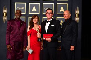 Woody Harrelson, Wesley Snipes, Rosie Perez, and Greig Fraser at an event for The Oscars (2022)