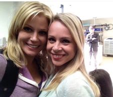 Christine Allocca & Julie Bowen on set Modern Family